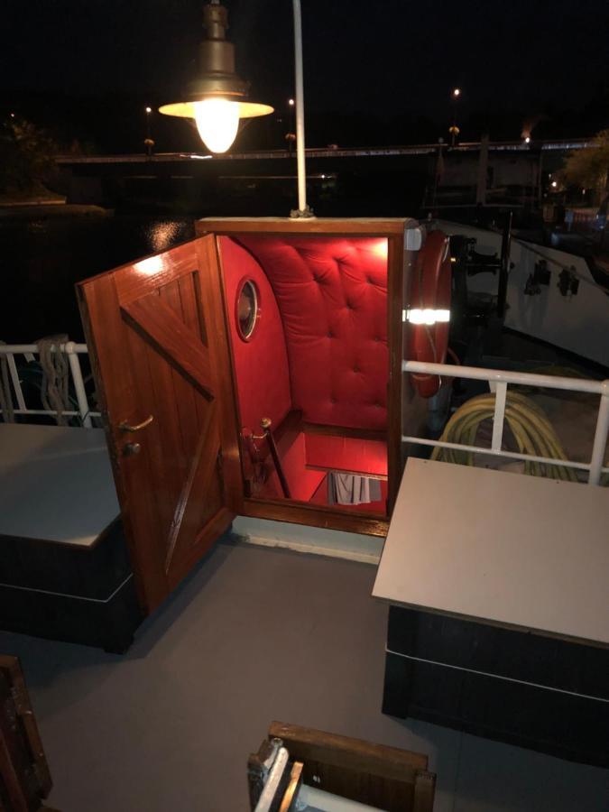 Hotelboot Zwaan Amsterdam Exterior photo
