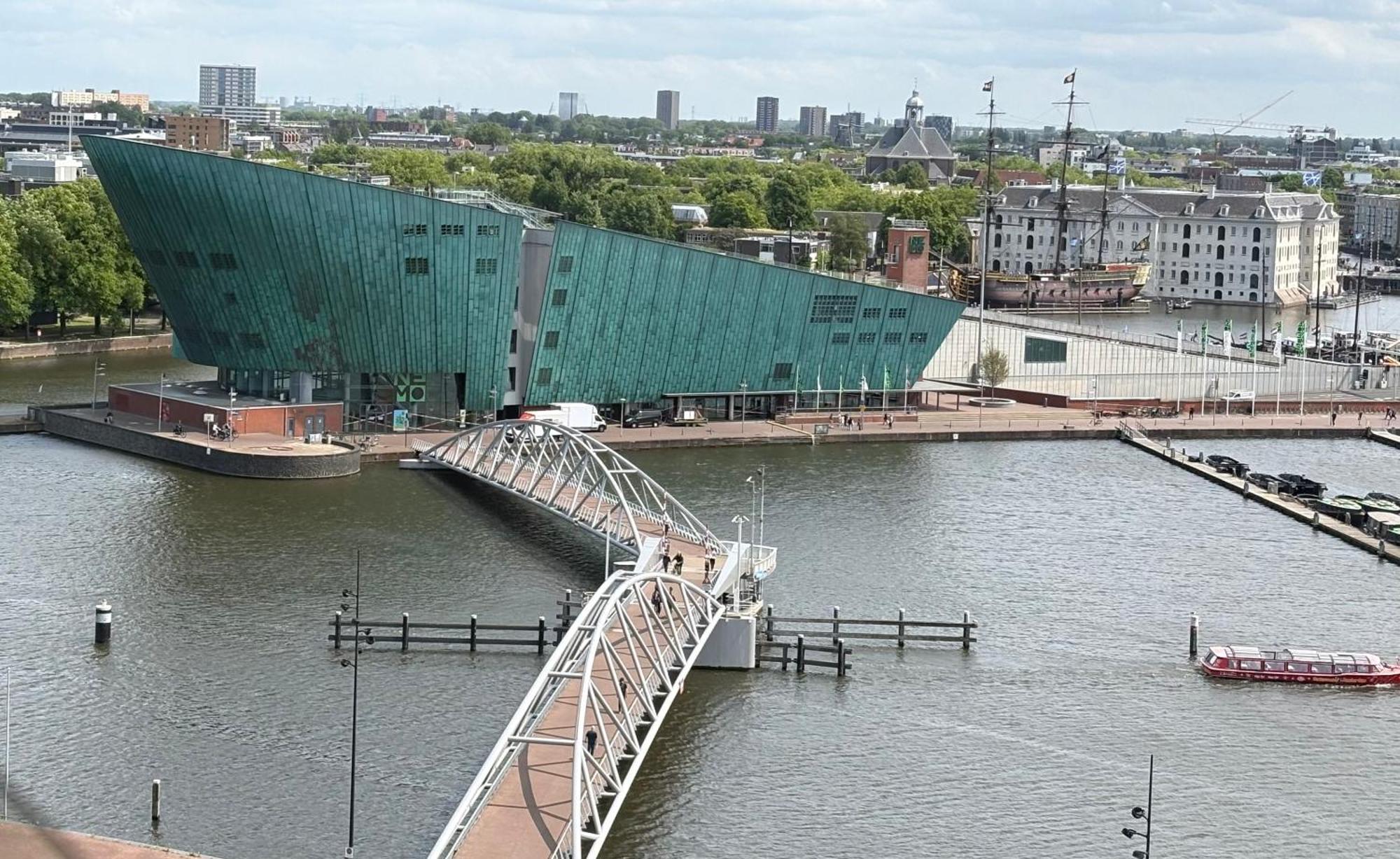Hotelboot Zwaan Amsterdam Exterior photo